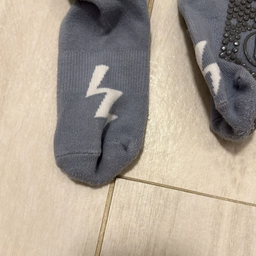Move active grip socks. Blue with lightening bolt